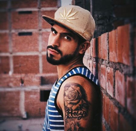 Andy - ID: 136133 - 390874