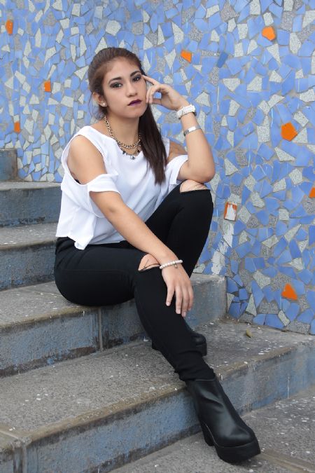 Evelyn - ID: 160528