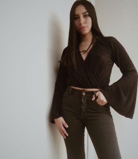 Alexandra - ID: 242155
