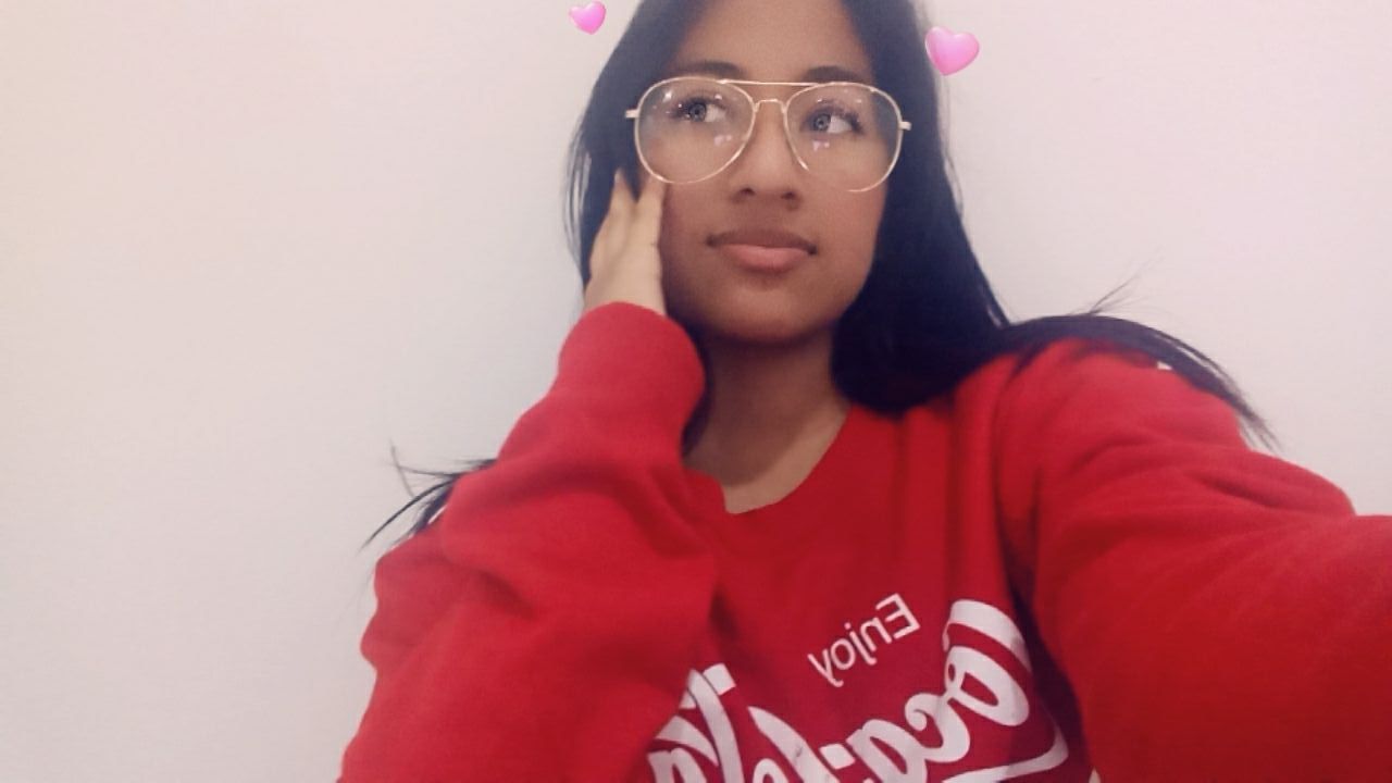 Daniela - ID: 246361