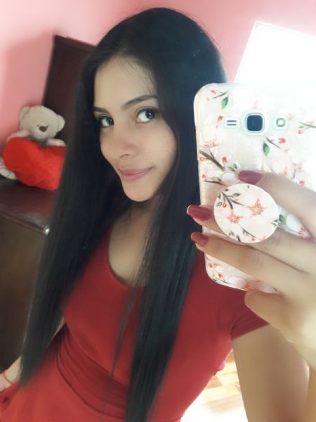 Fiorella Sara - ID: 260949
