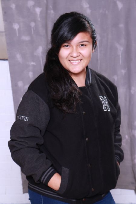 daniela - ID: 274794