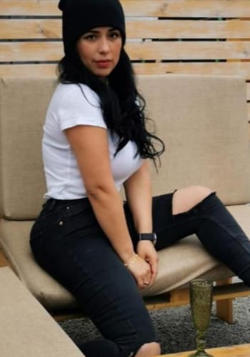 Evelyn - ID: 297218