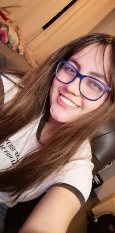 Karin - ID: 332165