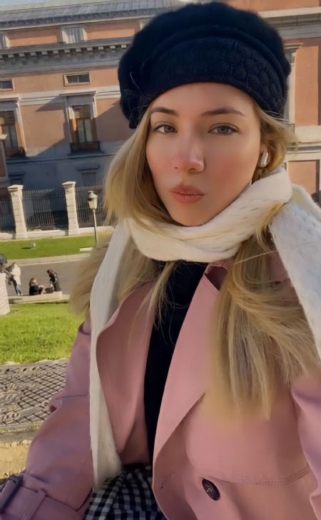 Alexandra - ID: 346407