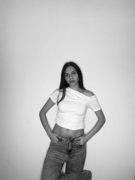 Yvonne - ID: 411983