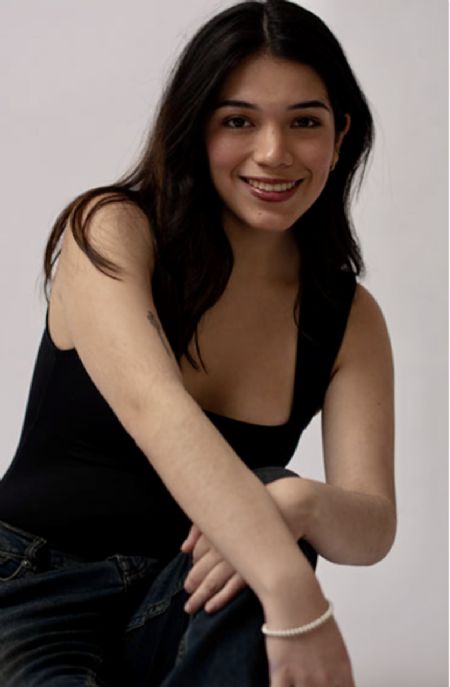 Adriana - ID: 612815 - 862949